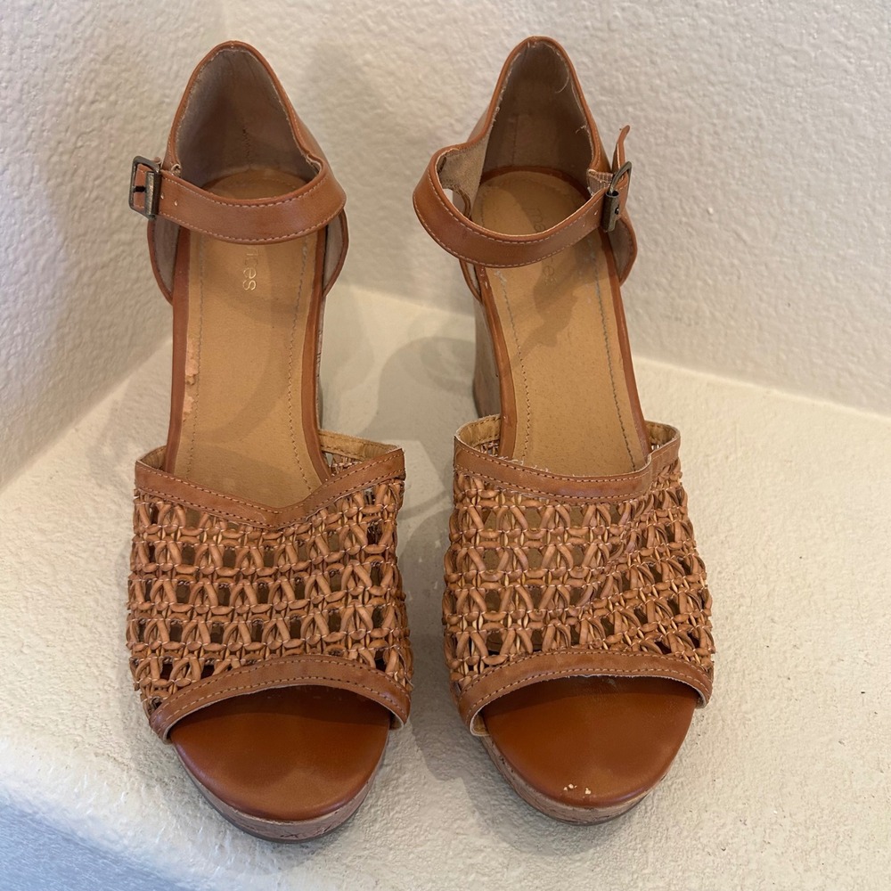 Maurices Womens Tan Woven Ankle Strap Cork Wedge Sandals Size 10 106682